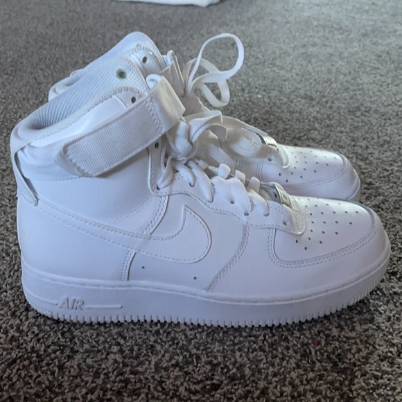 nike white shoes high cut